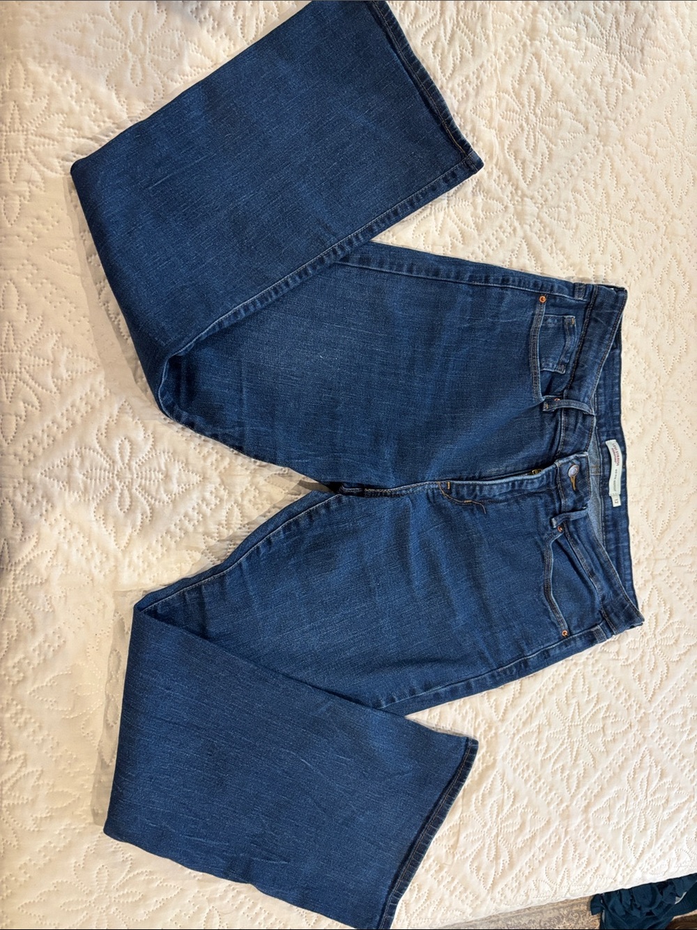 Levi's Women's Flared Jeans in Dark Blue Wash